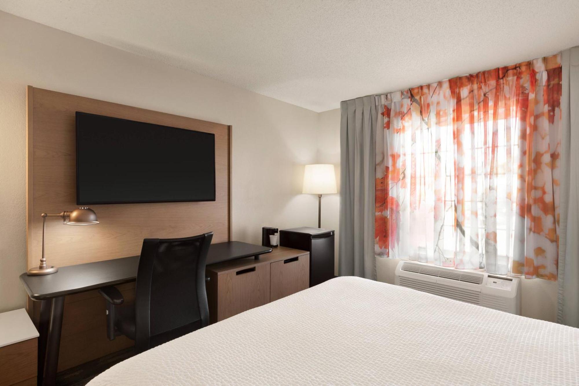 Hotel Fairfield & Wheeling - St. Clairsville, Oh